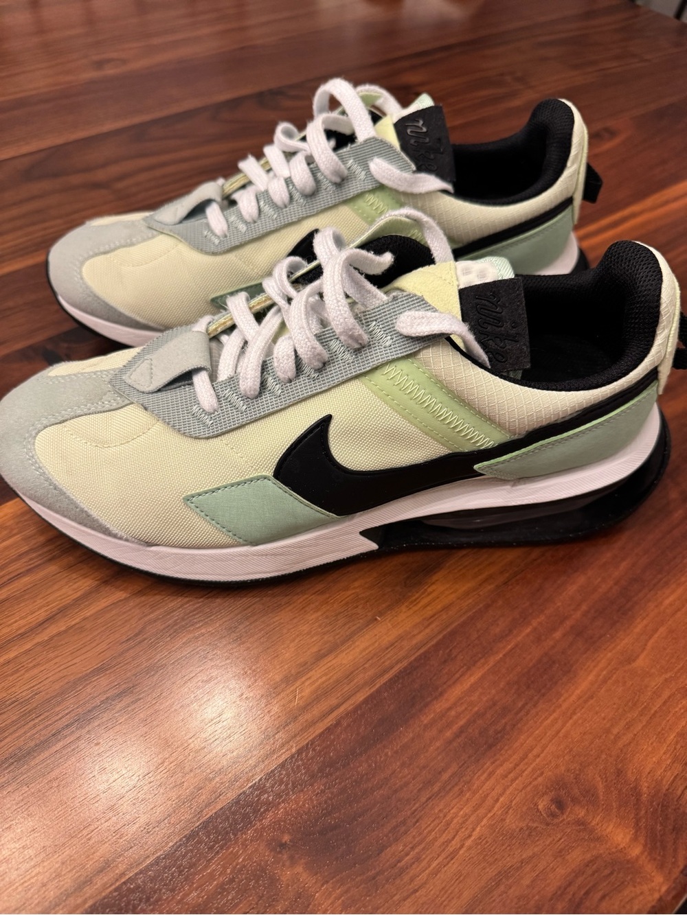 Nike Air Max Pre-Day Light Liquid Lime Sneakers